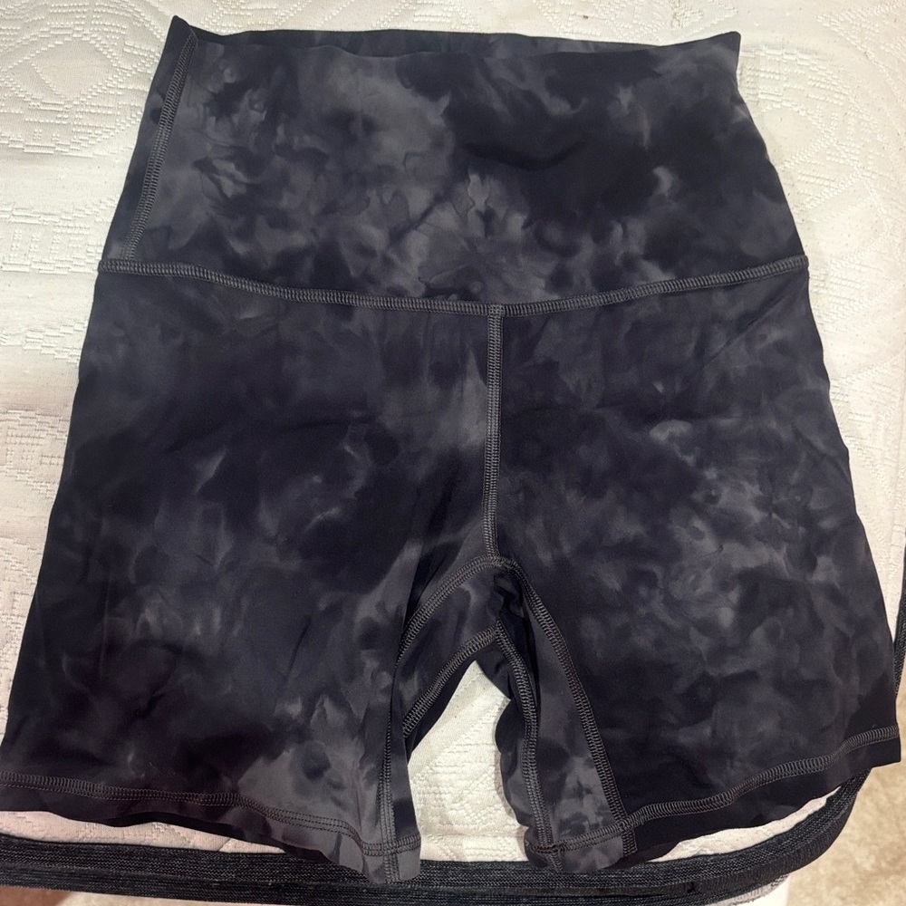 Lululemon Diamond Dye Align HR Short 6” Size 4